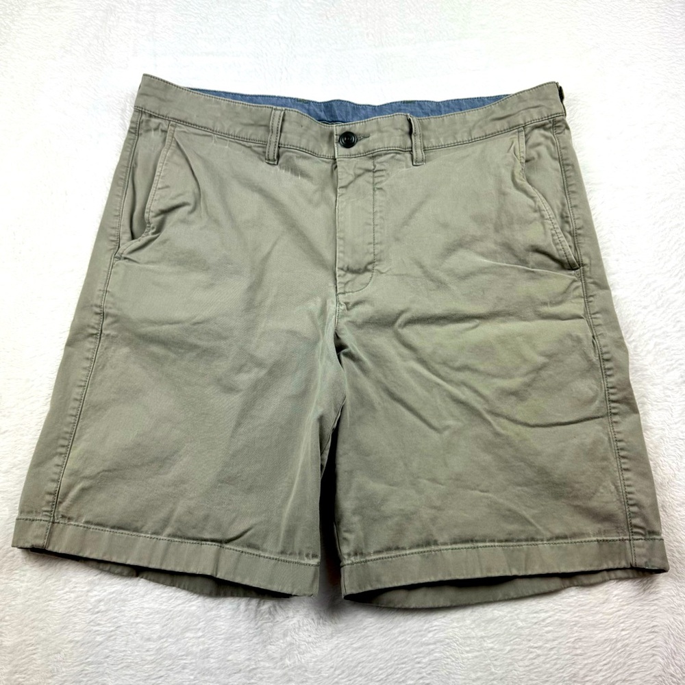 LL BEAN Standard Fit Cotton Stretch Chino Shorts. Gray. 503788. Mens Size 36